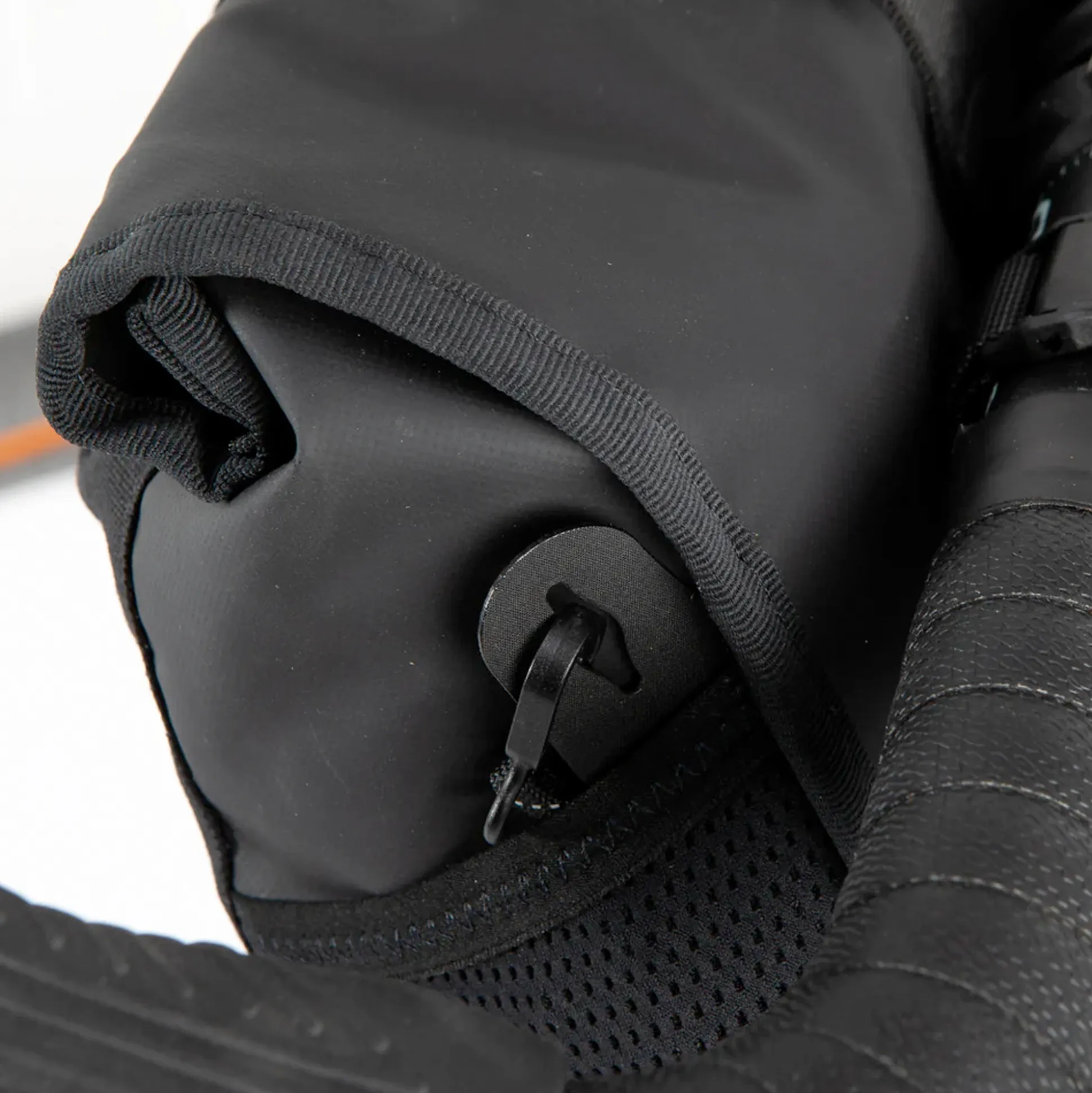 Borsa a manubrio Restrap Rolltop 4L - Nero