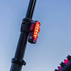 Luce posteriore Lezyne Strip+ Alert STVZO