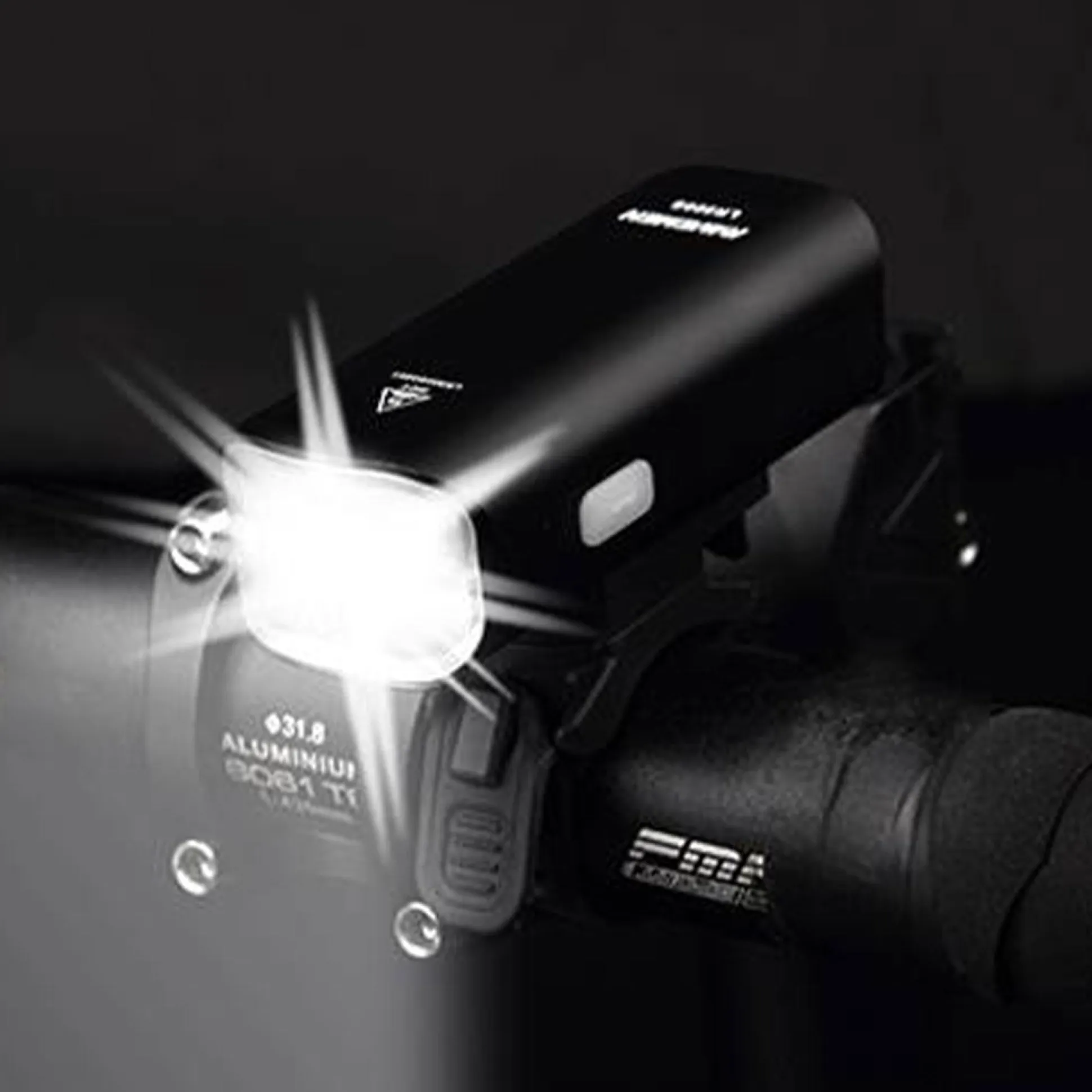 Luce Ravemen LR800P