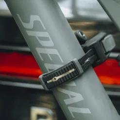 Portabici da installare sul gancio di traino Thule Epos ParkSecure 91cm - Nero