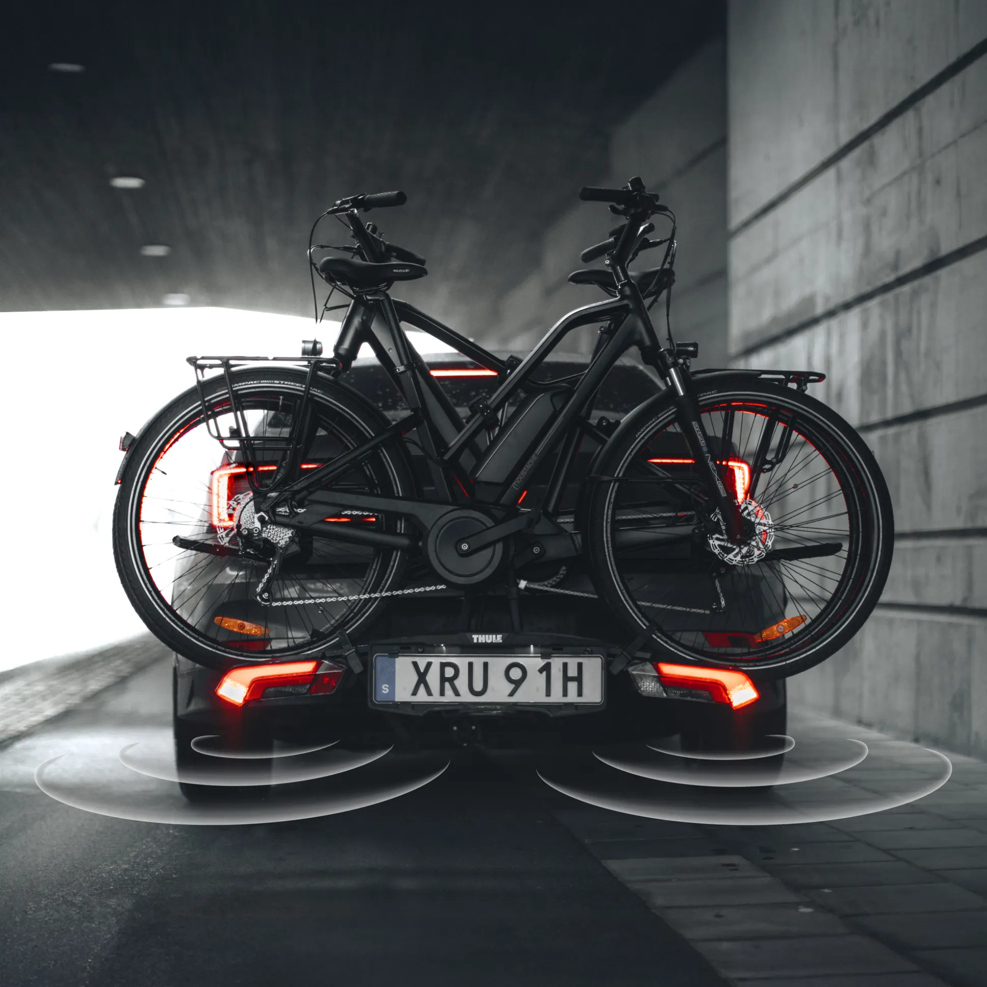 Portabici da installare sul gancio di traino Thule Epos ParkSecure 91cm - Nero